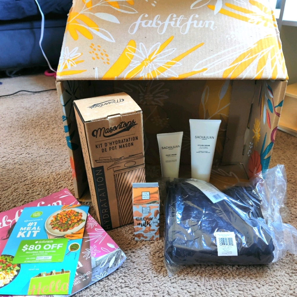 Contents from fab fit fun box fall 2020